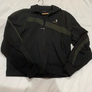 Volcom men’s zip up jacket great condition.